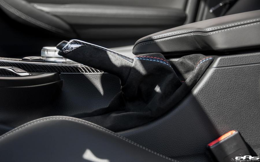 Детали интерьера BMW M3 Sedan Frozen Black Metallic by EAS 2016 года  (фото 6 из 11)